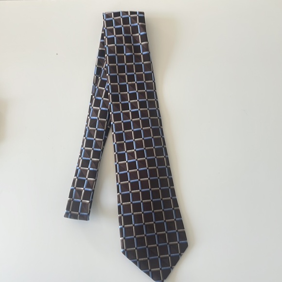 Brown Square Design Michael Kors Silk Tie - Picture 4 of 8
